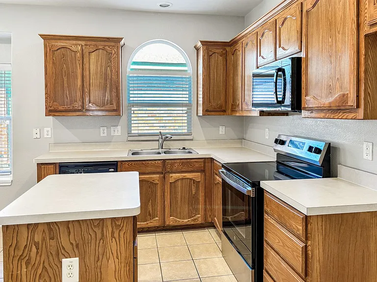 4540 Rush River Trl — Photo 4