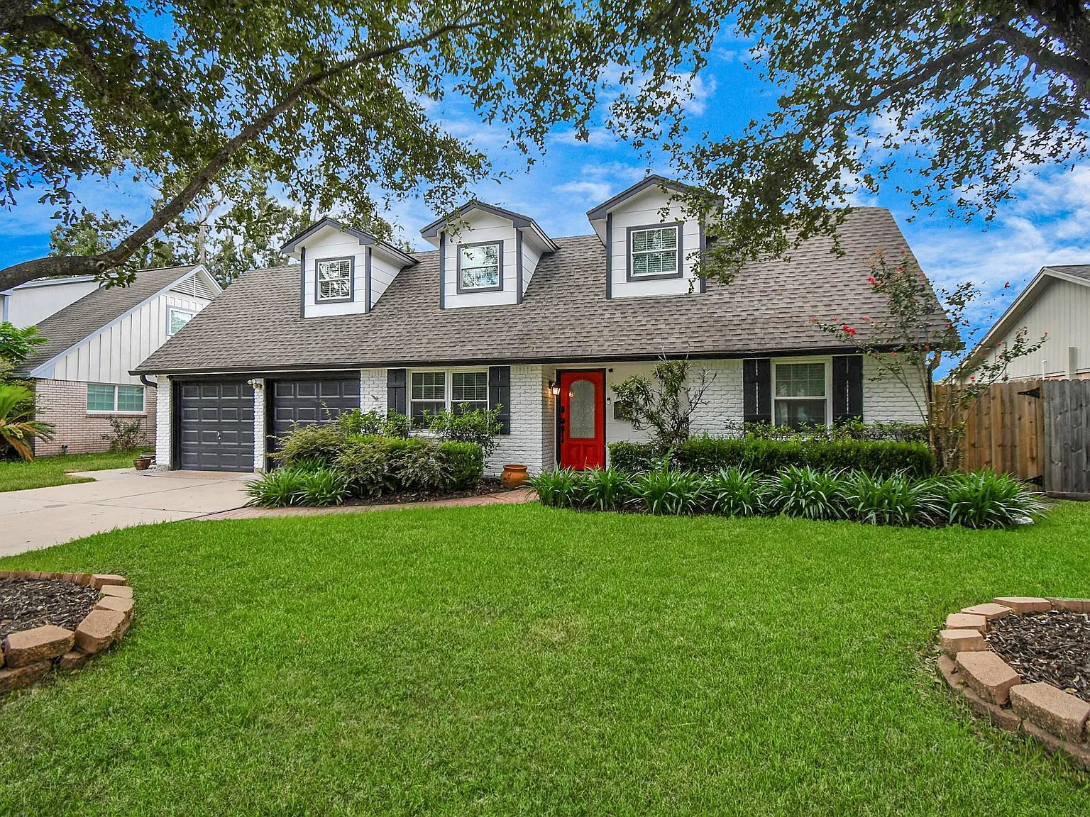 4 bed, 3.5 bath, 2630 sqft, $4,500 — Photo 2