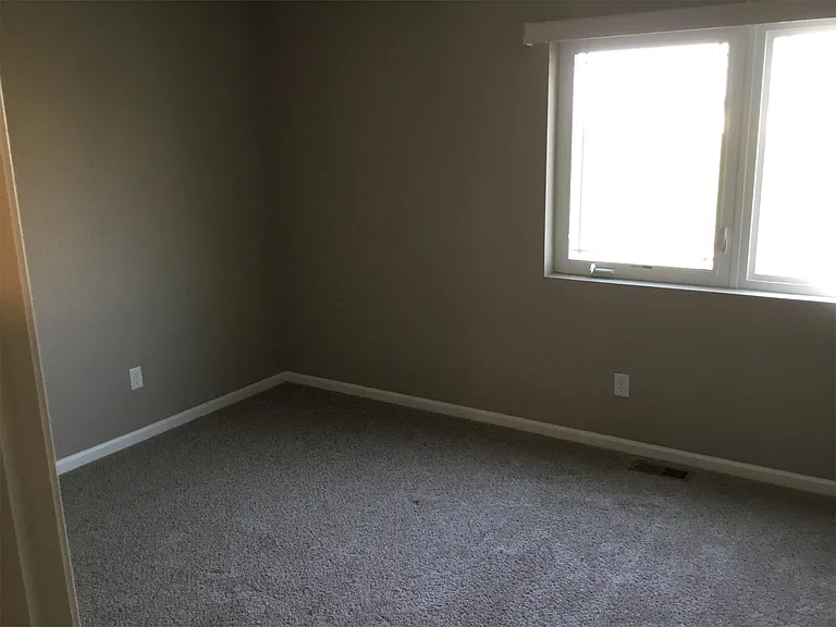 3233 Rutland Dr — Photo 7