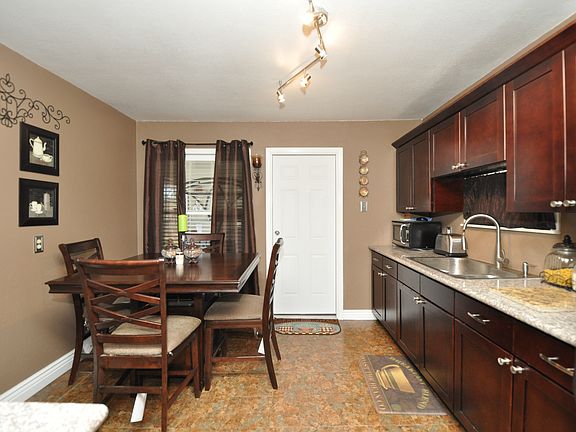 5th image of 122 W Jewell St