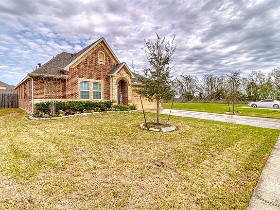 3rd image of 4127 Longwood Dr