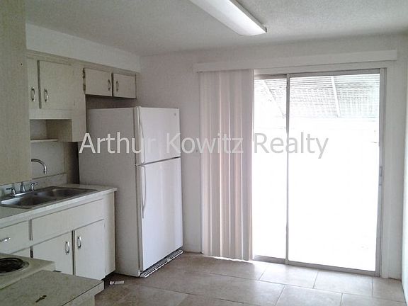 4th image of 412 Lafayette St APT C
