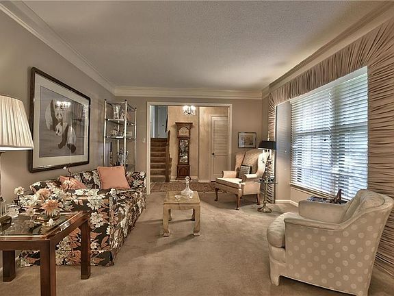 4th image of 10036 Connell Dr
