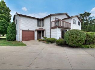 32740 Washington Ct #40, Solon, OH 44139