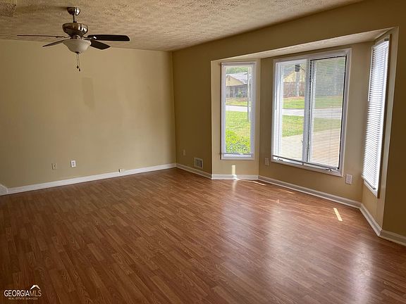 2nd image of 2126 Fairway Ct SE