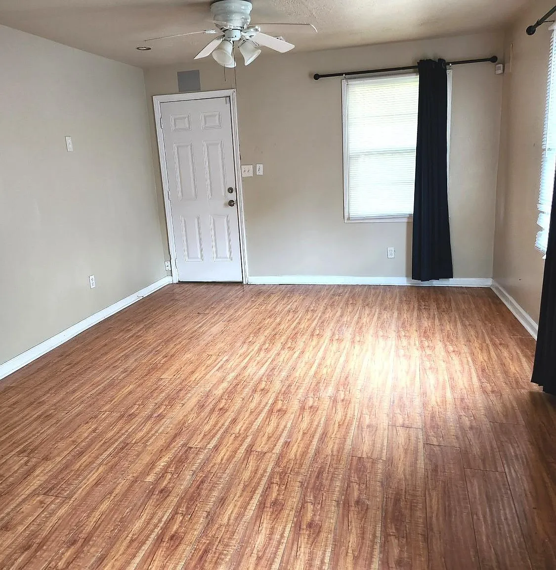 3 bed, 2.0 bath, 1064 sqft, $1,595 — Photo 2