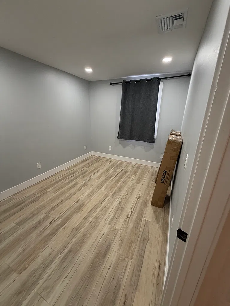 2 bed, 700 sqft, $1,600 — Photo 3