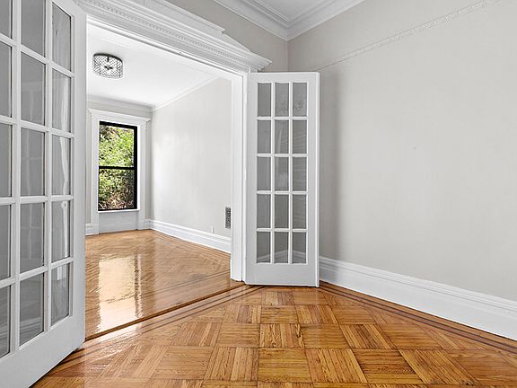 4th image of 837 Hancock St #1