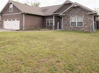 38 Winter Hawk Dr, Fort Mitchell, AL 36856