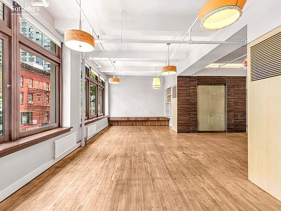 4th image of 110 W 25th St Fl 2