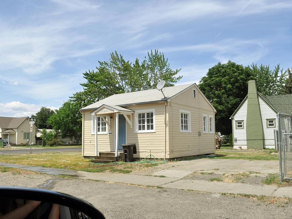 2nd image of 601 E Maple St
