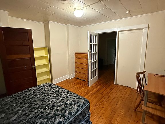 3rd image of 117 Thurston Ave