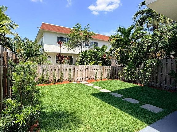4th image of 1500 NE 151st St #104