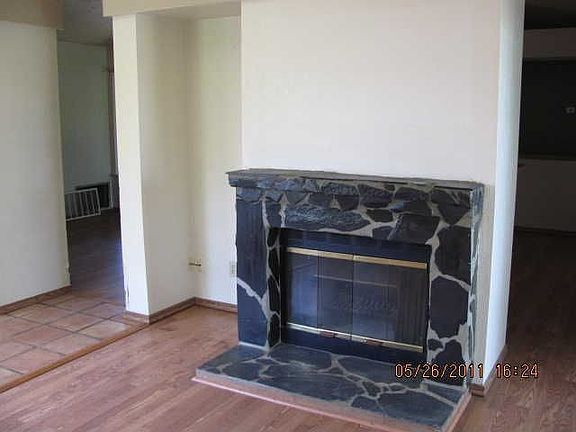 4th image of 4127 Deaton Dr