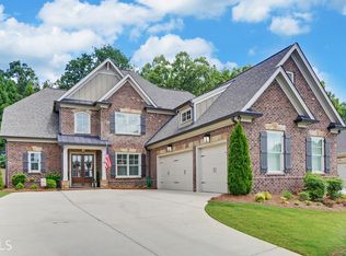 5711 Autumn Flame Dr, Braselton, GA 30517