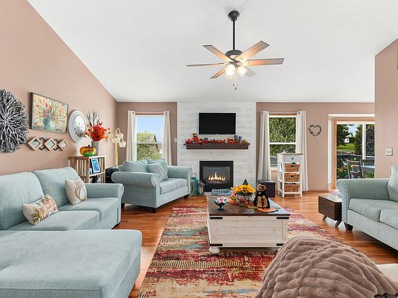 5th image of 1062 Kingsway Ln