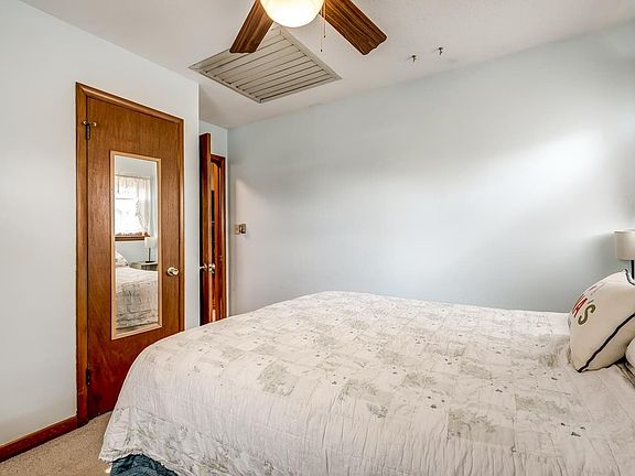 4th image of 902 Mary