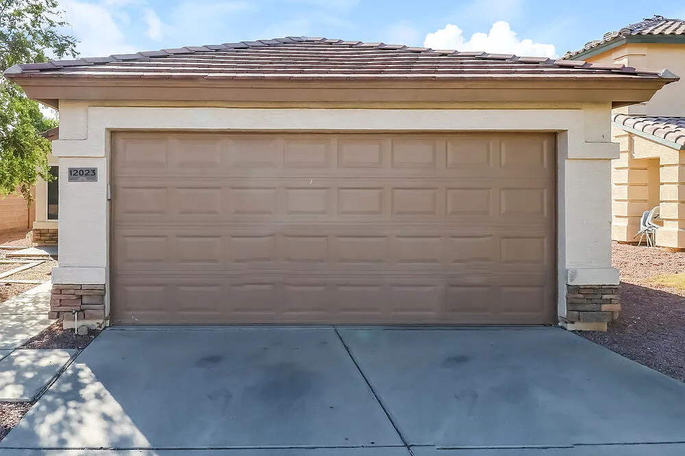 3 bed, 2.0 bath, 1238 sqft, $1,945 — Photo 1