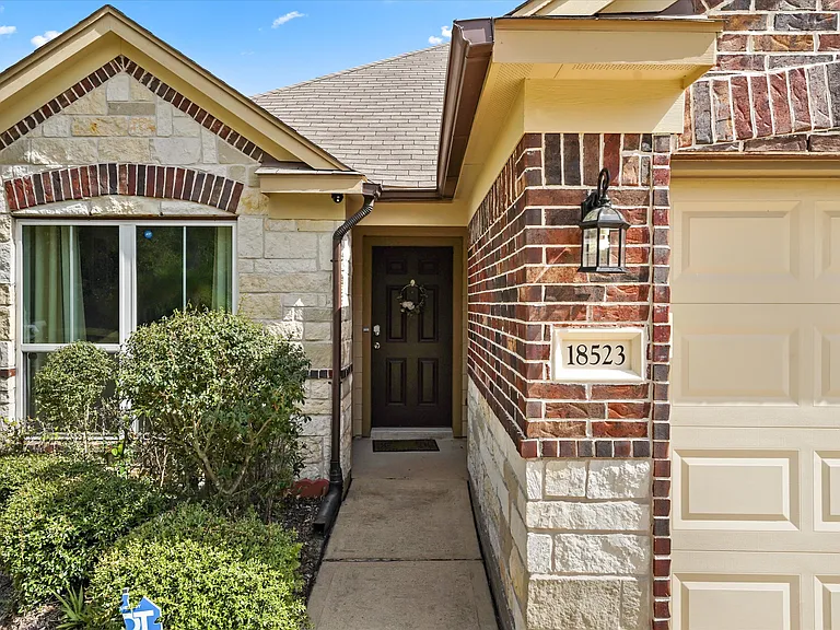 18523 Windy Stone Dr — Photo 3
