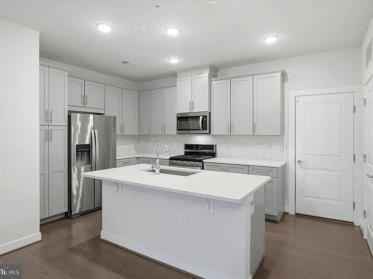 13334 Arrowbrook Centre Dr #112 — Photo 5