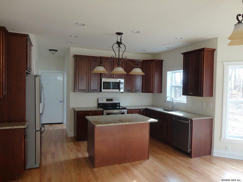 2nd image of 7 Strawberry Fields Drive