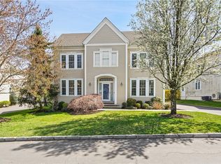 74 Bellefair Rd, Pt Chester, NY 10573