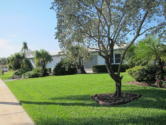 3rd image of 420 N Highland Dr
