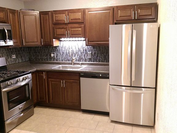 5th image of 319 8th St SE #106