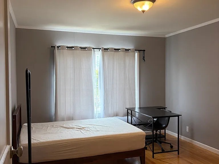 92 Meadowbrook Dr — Photo 1
