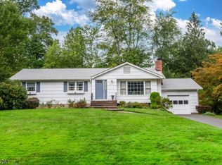 17 Kenneth Rd, Morris Plains, NJ 07950