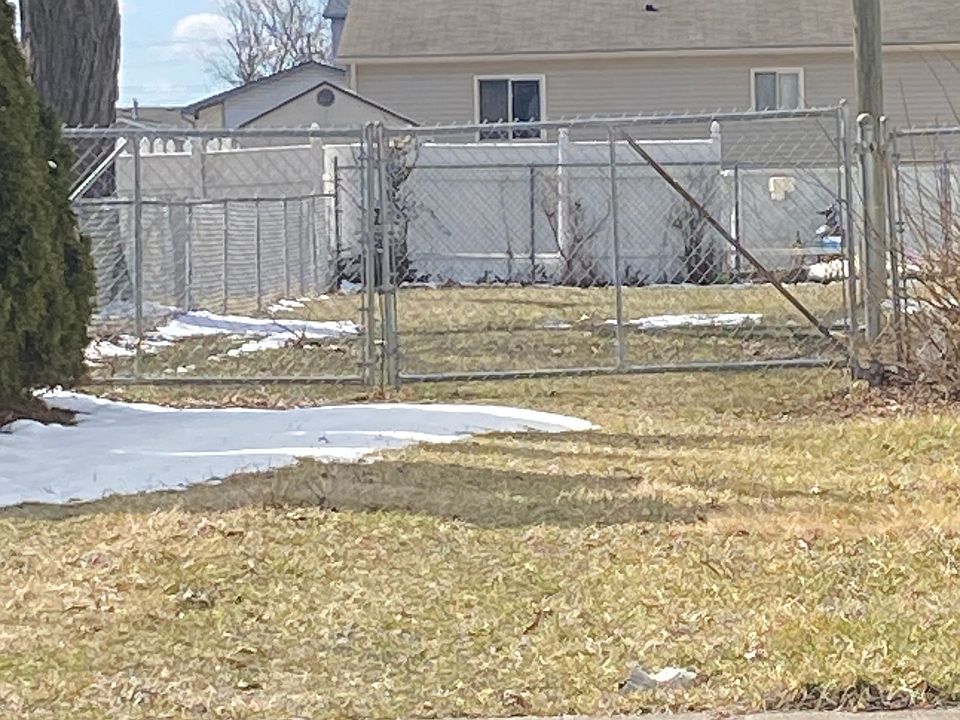 1st image of Maple St Lot 375
