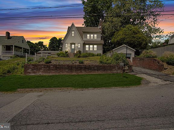 3rd image of 4004 Ash St