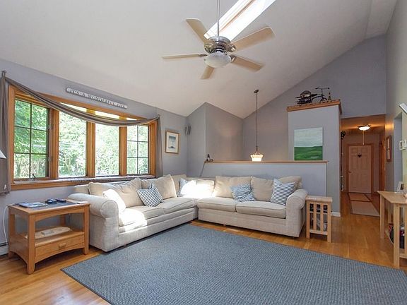 3rd image of 641 N Cary St