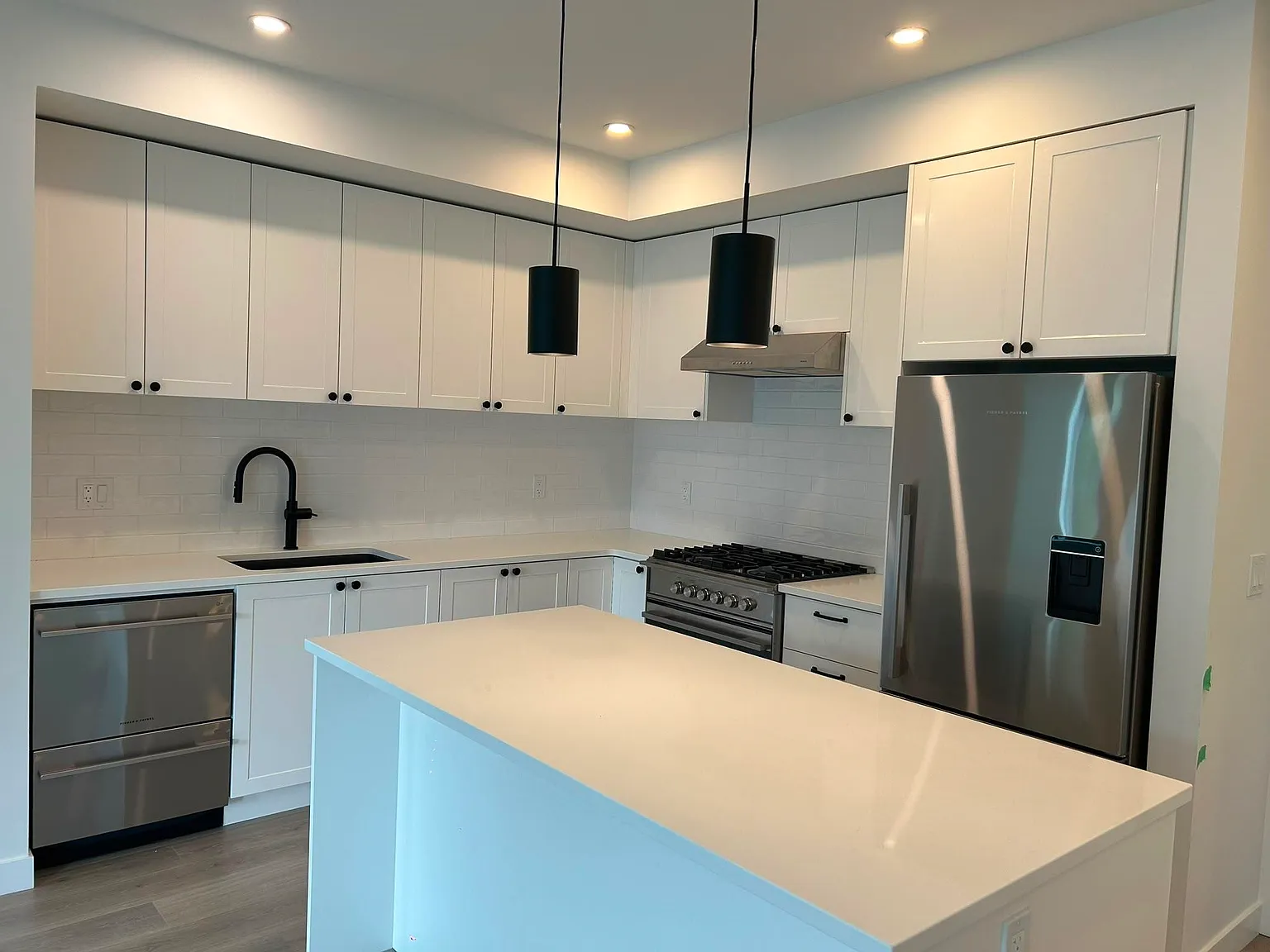 2 bed, 800 sqft, $2,450 — Photo 4