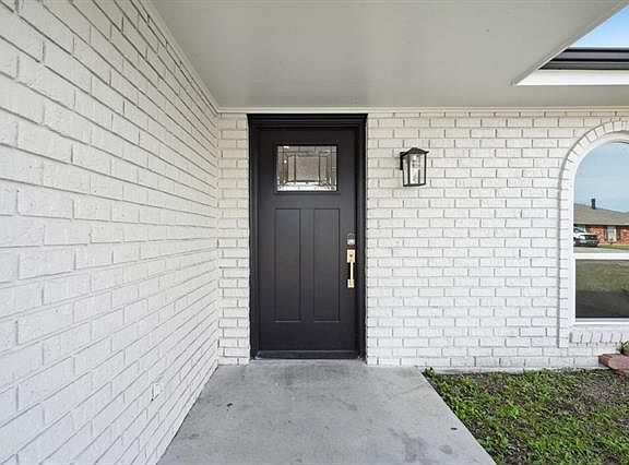 3rd image of 421 Pellerin Dr