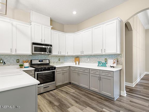 5th image of 1728 E COBBLESTONE Lane