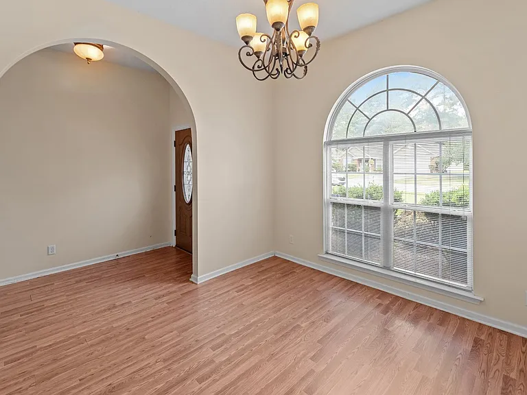 119 Pampas Dr — Photo 7