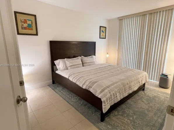 8065 SW 107th Ave, Miami, FL