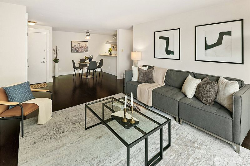 5th image of 3401 Wallingford Avenue N #401
