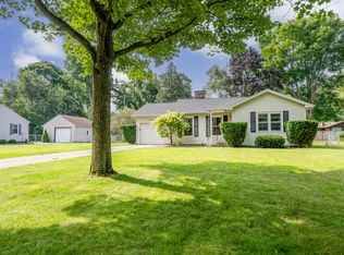 612 Montezuma Rd, Benton Harbor, MI 49022