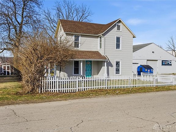 3rd image of 2210 Larch St