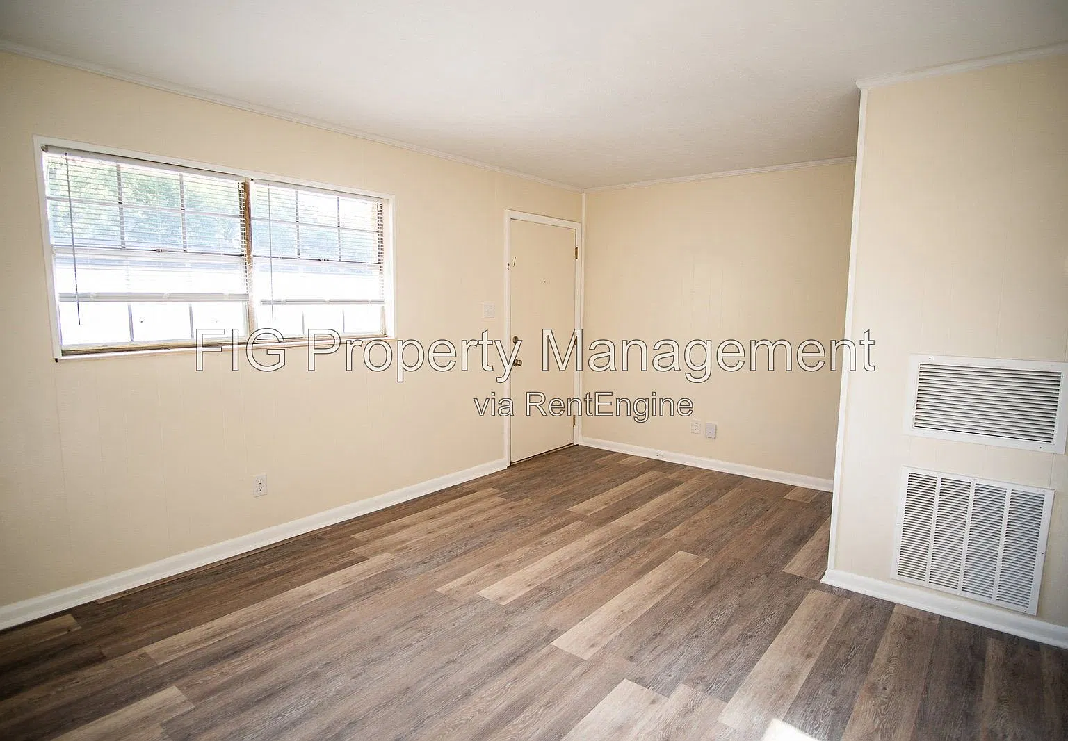 1701 Hutchinson Ave — Photo 2