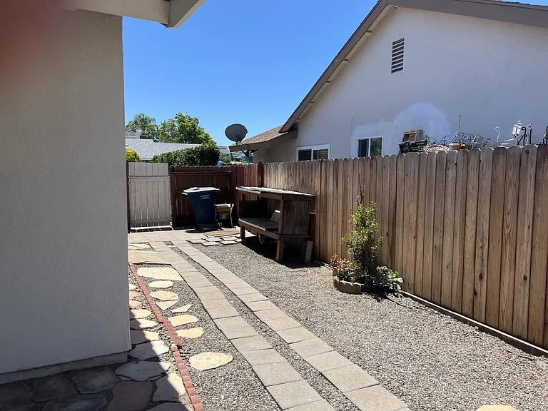 835 McLain St — Photo 31
