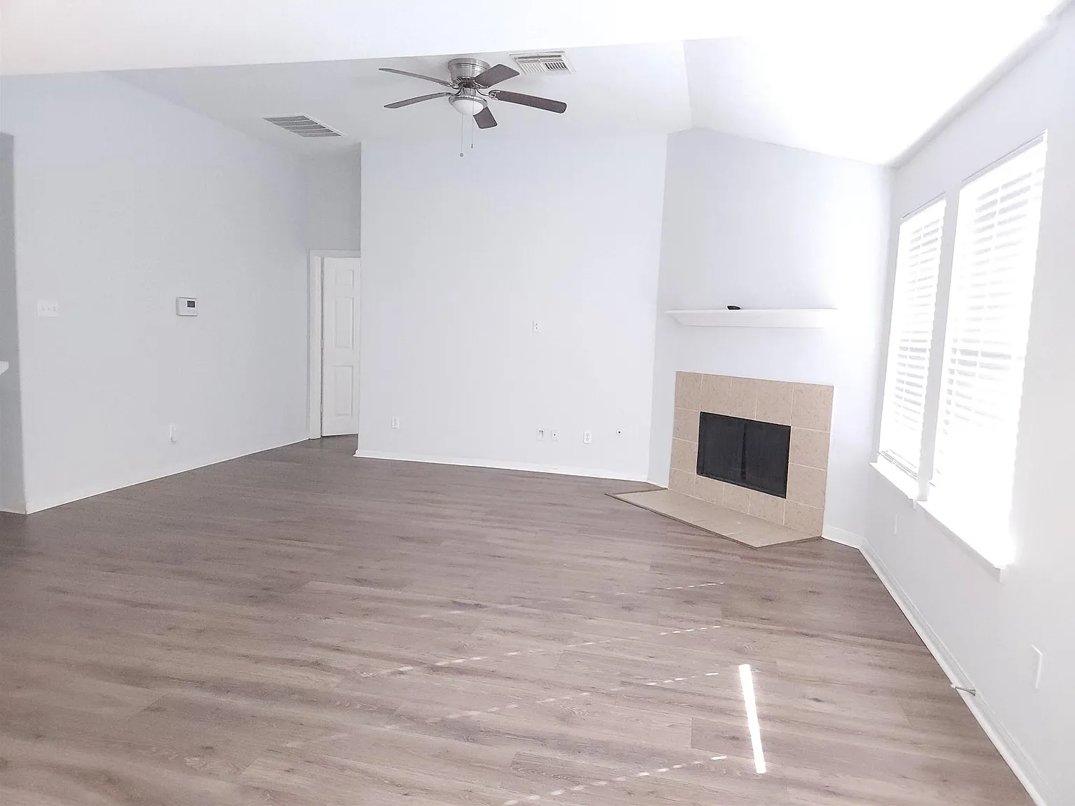 5 bed, 3.5 bath, 2682 sqft, $2,700 — Photo 4