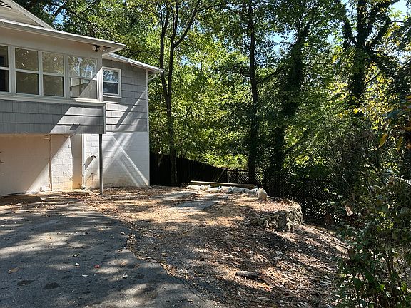 4th image of 310 1/2 E View Dr