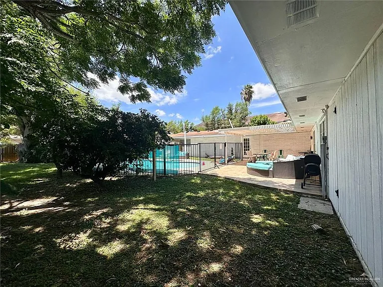 807 Walnut Ave — Photo 15