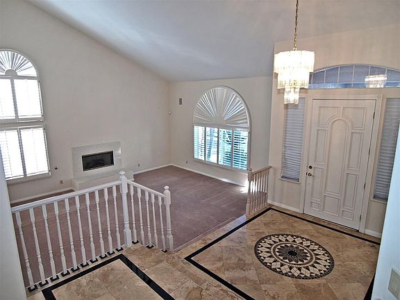 4th image of 9913 Robin Oaks Dr