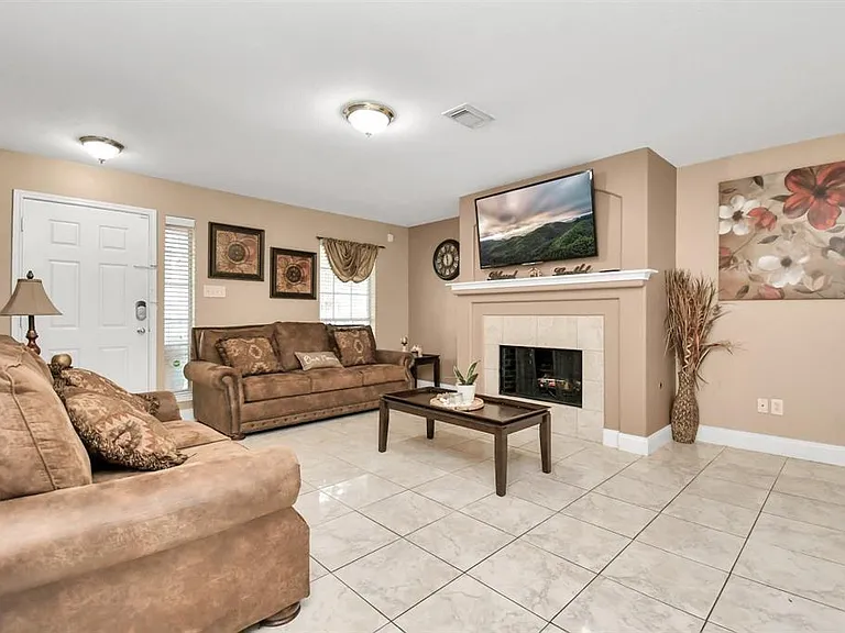 1215 Lavender Shade Ct — Photo 3