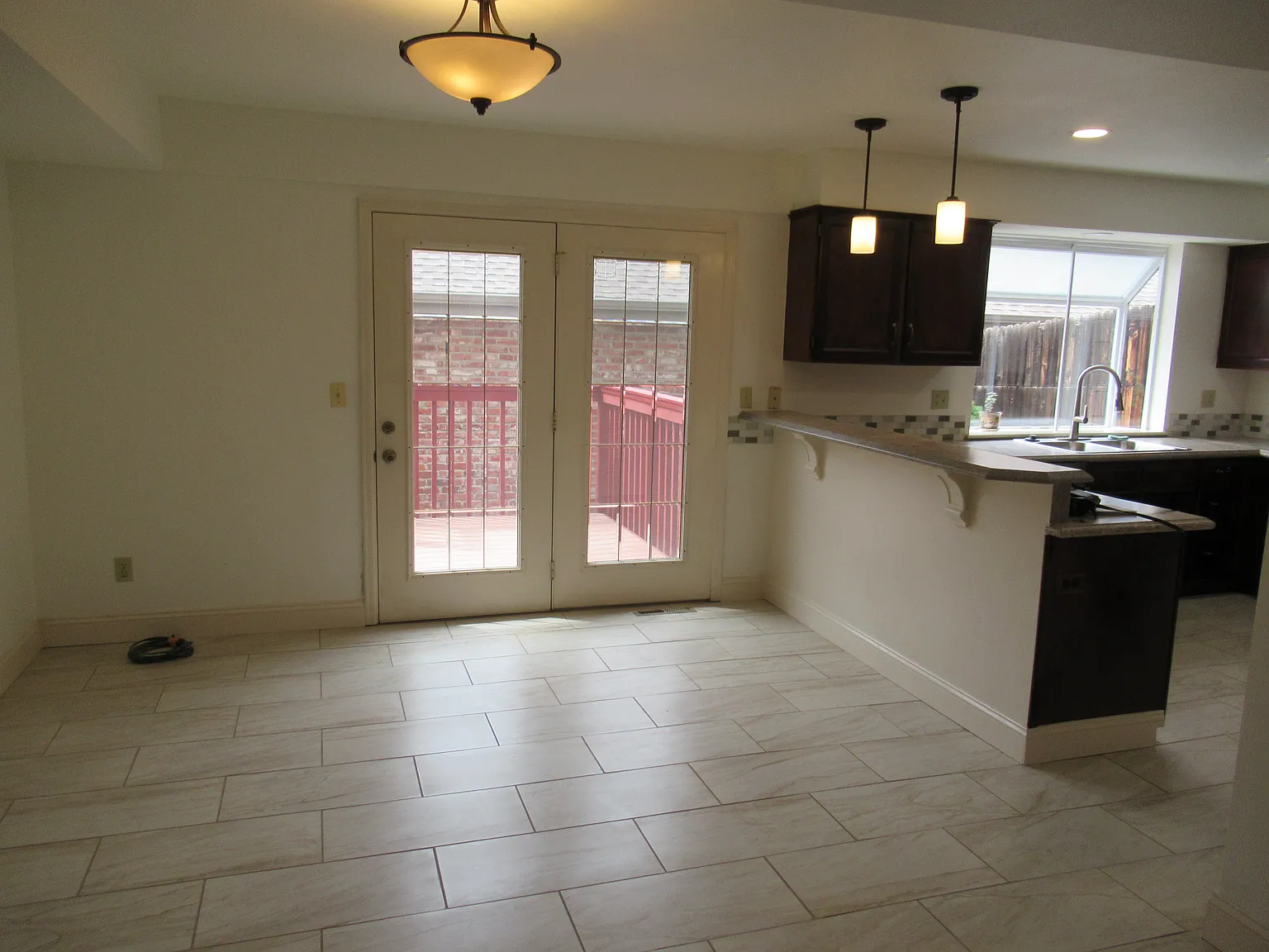 3 bed, 3.5 bath, 1415 sqft, $2,500 — Photo 3