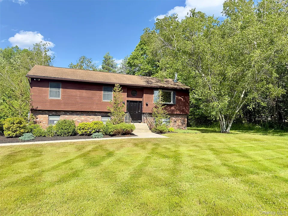 709 Bloomingburg Rd
